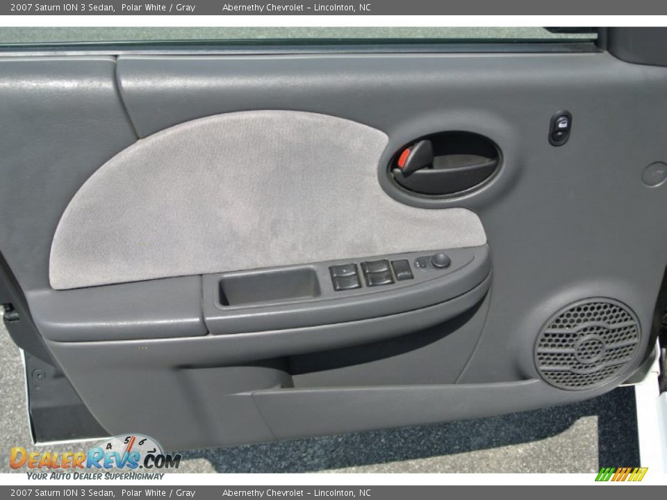 2007 Saturn ION 3 Sedan Polar White / Gray Photo #10