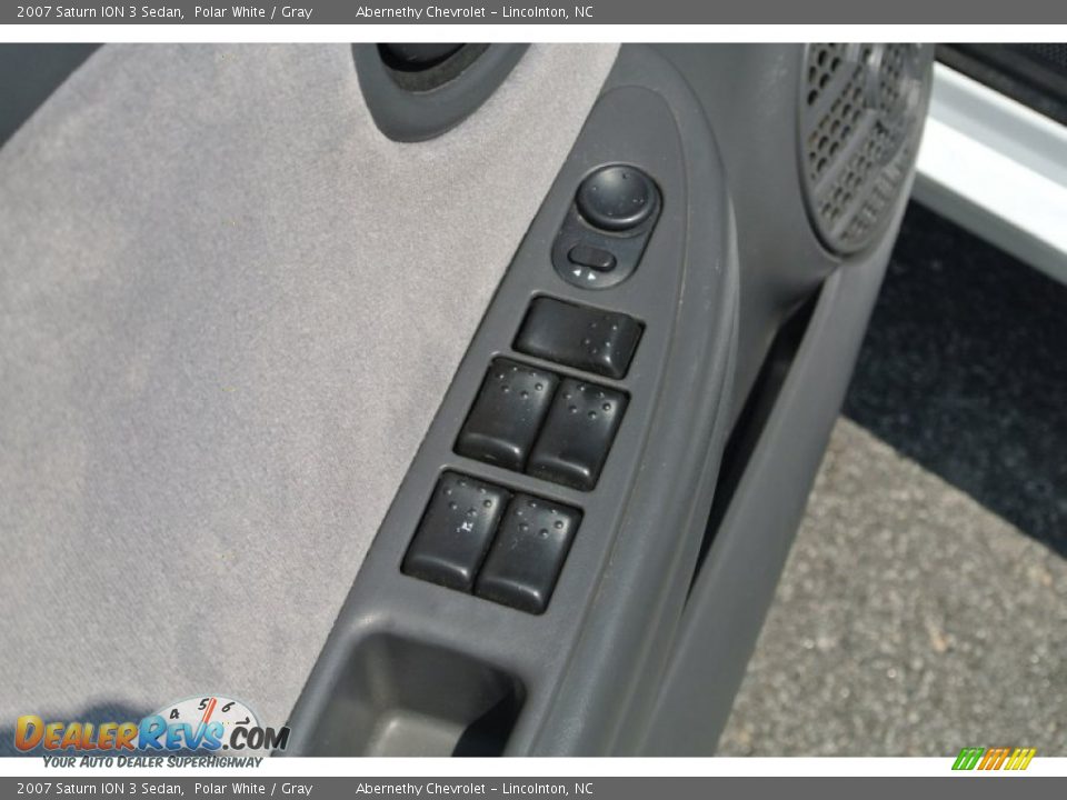 2007 Saturn ION 3 Sedan Polar White / Gray Photo #11