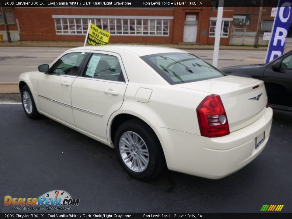 2009 Chrysler 300 LX Cool Vanilla White / Dark Khaki/Light Graystone Photo #6