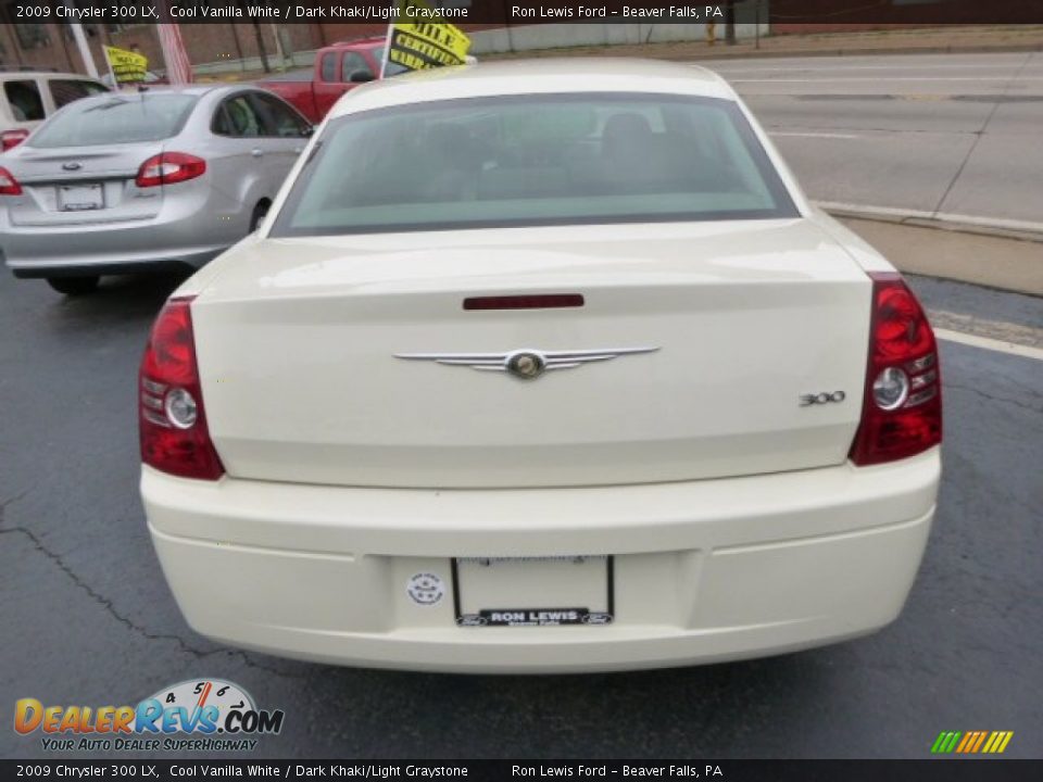 2009 Chrysler 300 LX Cool Vanilla White / Dark Khaki/Light Graystone Photo #7