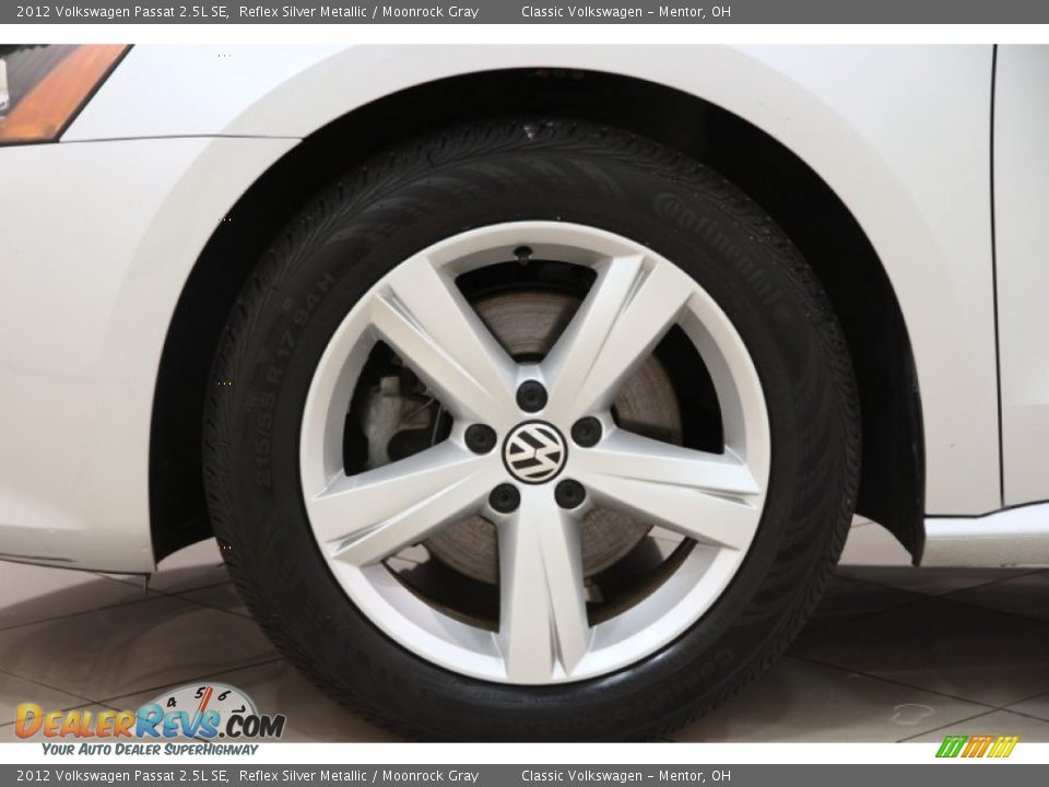 2012 Volkswagen Passat 2.5L SE Reflex Silver Metallic / Moonrock Gray Photo #20