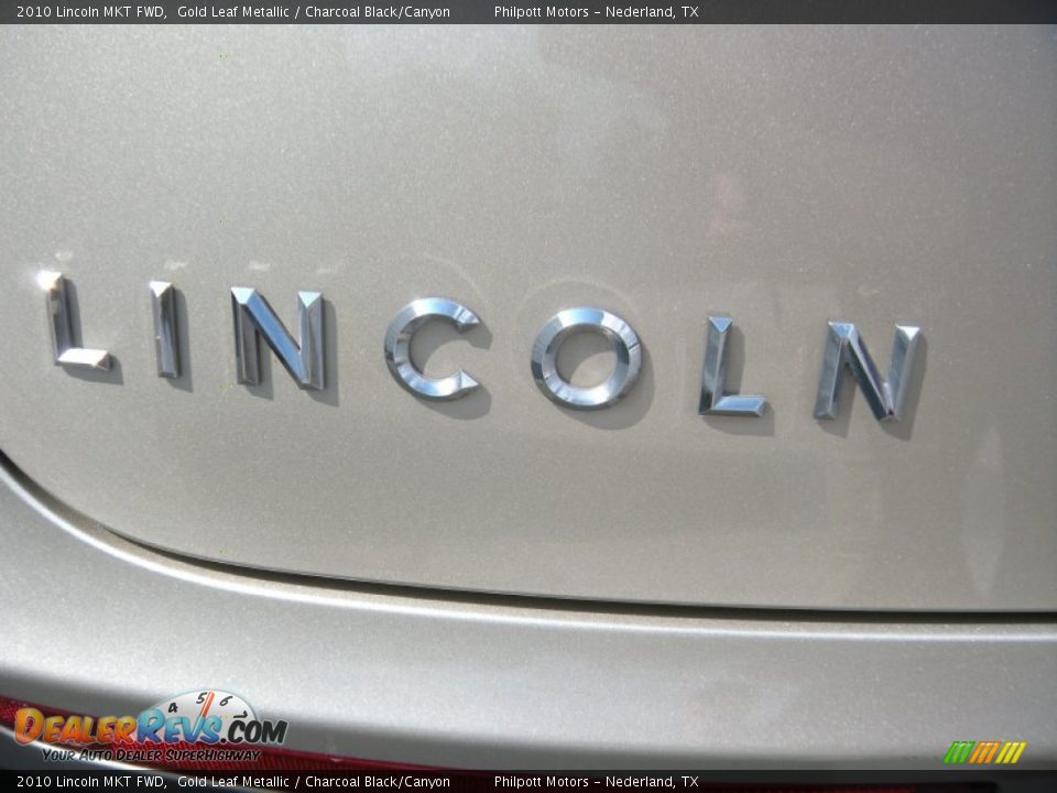 2010 Lincoln MKT FWD Gold Leaf Metallic / Charcoal Black/Canyon Photo #15