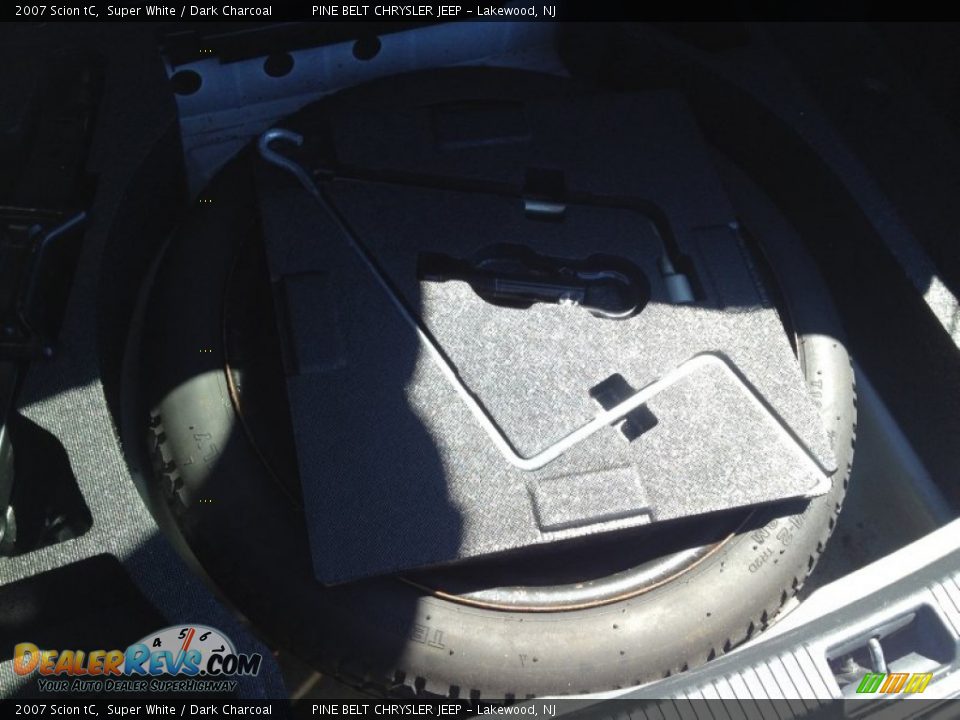 2007 Scion tC Super White / Dark Charcoal Photo #10