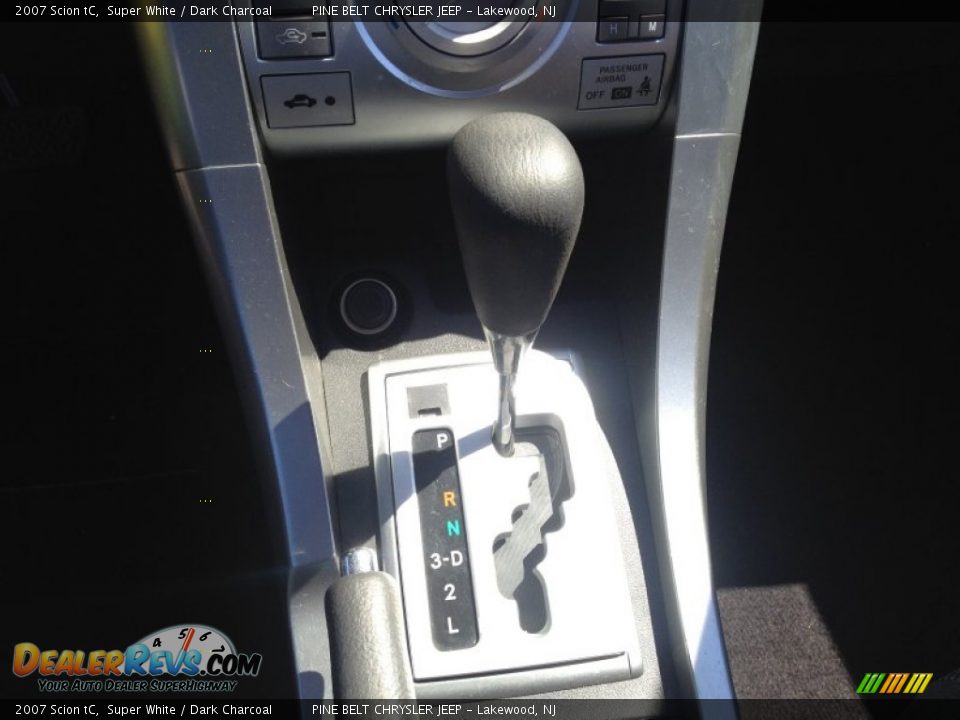 2007 Scion tC Super White / Dark Charcoal Photo #18