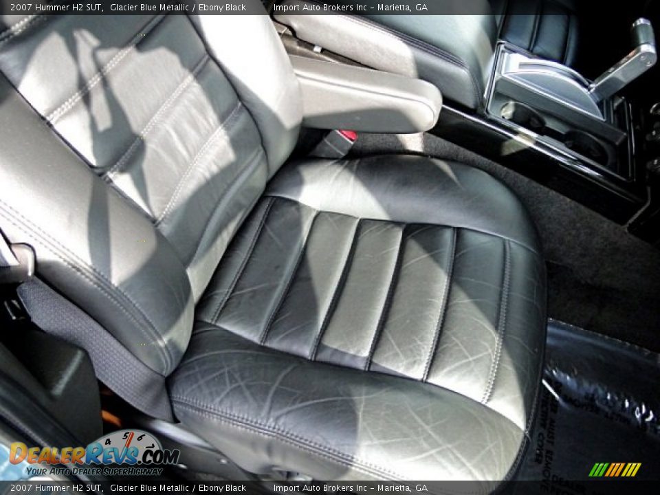 Front Seat of 2007 Hummer H2 SUT Photo #14
