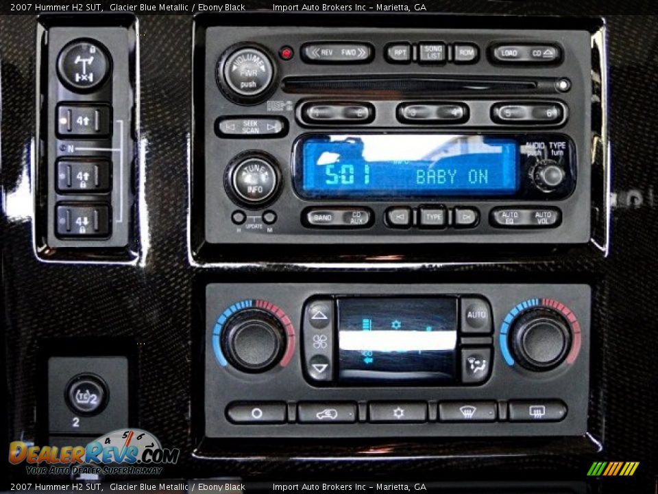 Controls of 2007 Hummer H2 SUT Photo #17