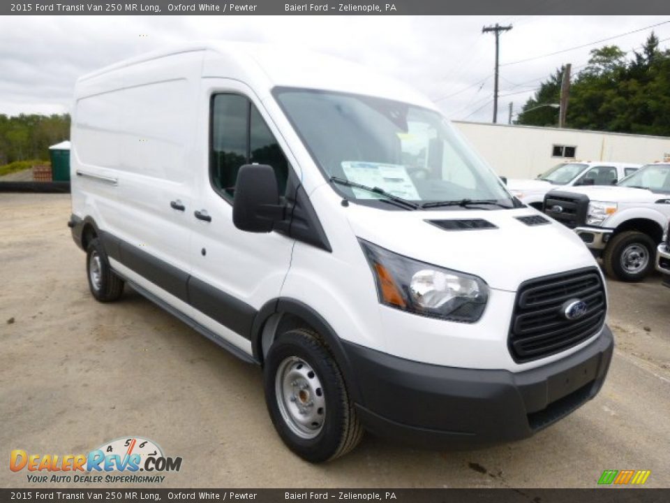 Front 3/4 View of 2015 Ford Transit Van 250 MR Long Photo #2