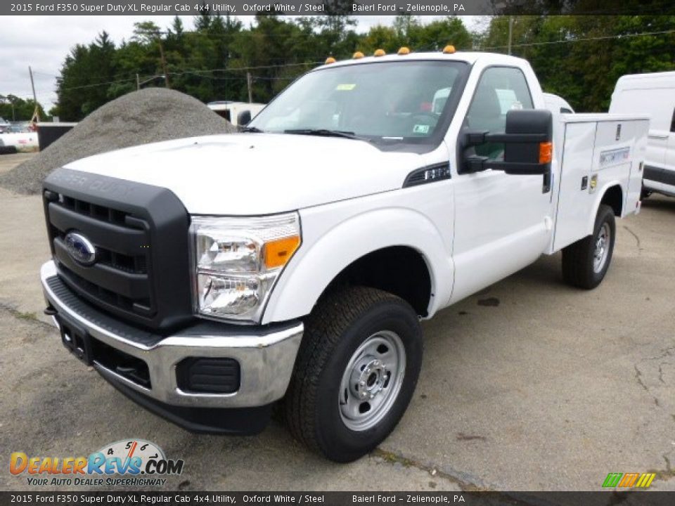 Front 3/4 View of 2015 Ford F350 Super Duty XL Regular Cab 4x4 Utility Photo #4