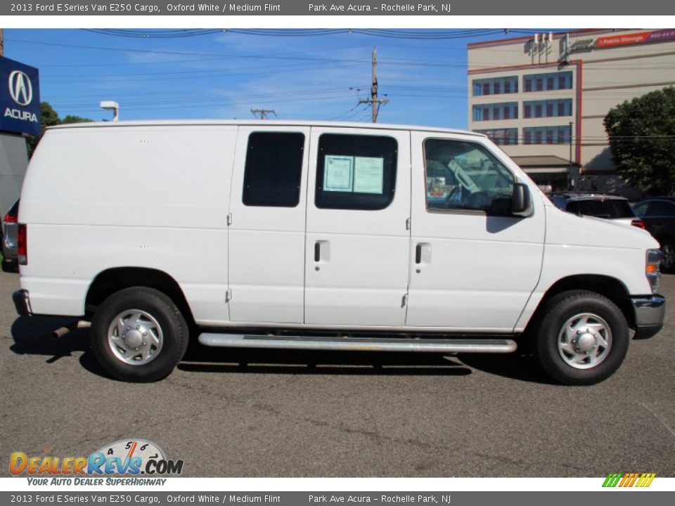 2013 Ford E Series Van E250 Cargo Oxford White / Medium Flint Photo #2