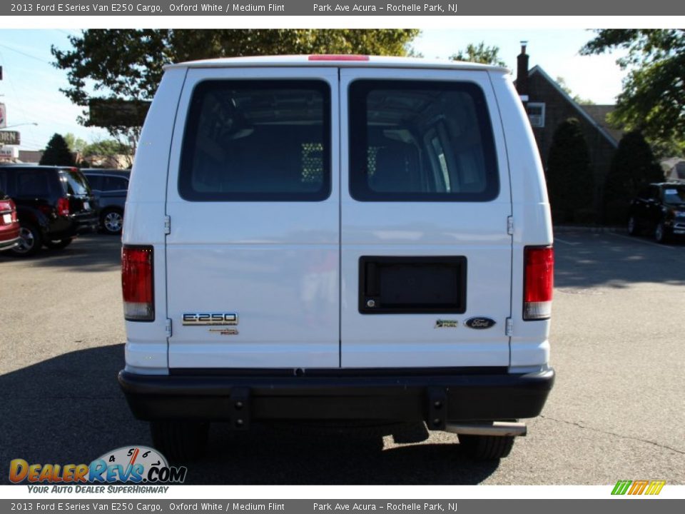 2013 Ford E Series Van E250 Cargo Oxford White / Medium Flint Photo #4
