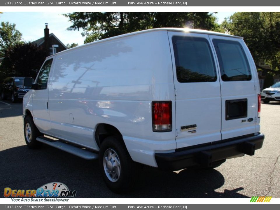 2013 Ford E Series Van E250 Cargo Oxford White / Medium Flint Photo #5