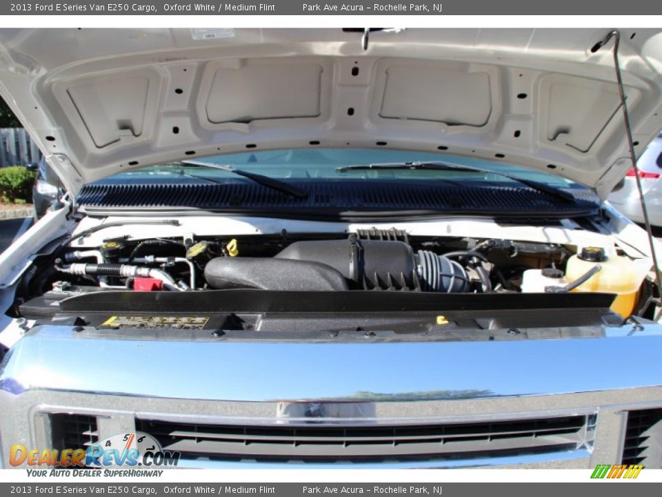 2013 Ford E Series Van E250 Cargo Oxford White / Medium Flint Photo #29