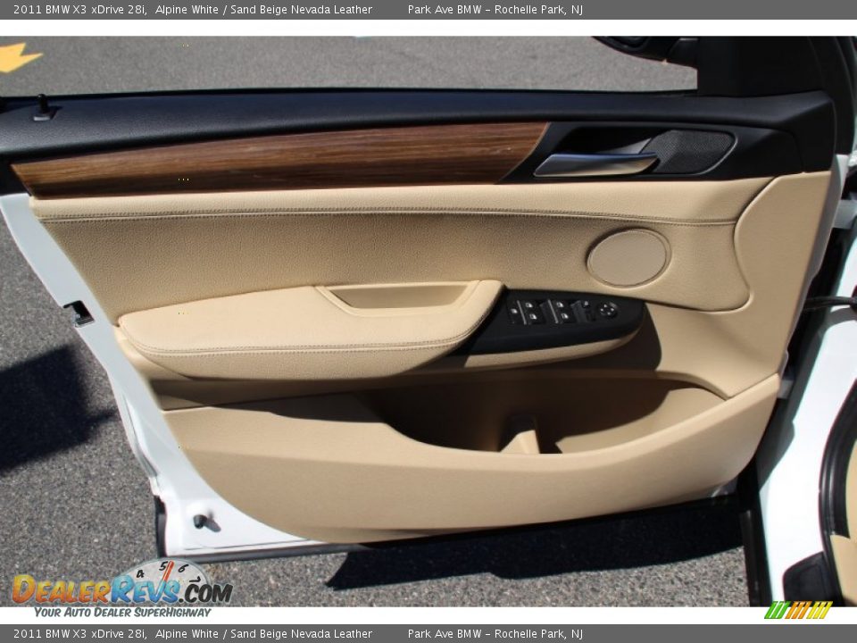 2011 BMW X3 xDrive 28i Alpine White / Sand Beige Nevada Leather Photo #9