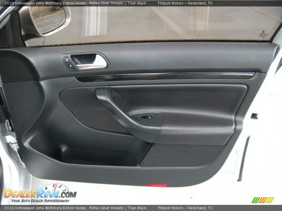 2010 Volkswagen Jetta Wolfsburg Edition Sedan Reflex Silver Metallic / Titan Black Photo #33
