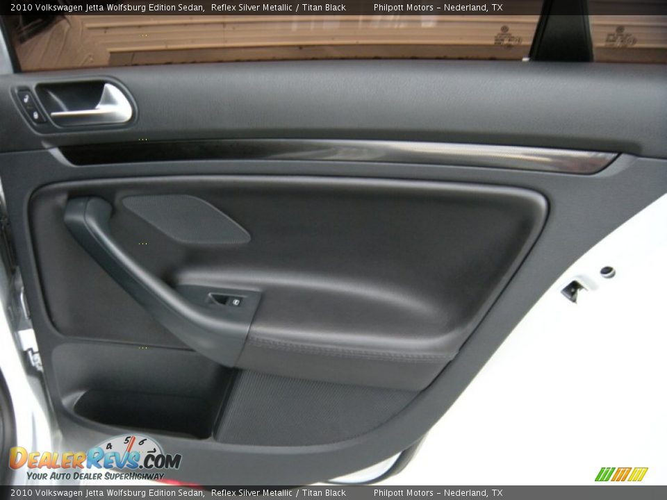 2010 Volkswagen Jetta Wolfsburg Edition Sedan Reflex Silver Metallic / Titan Black Photo #36