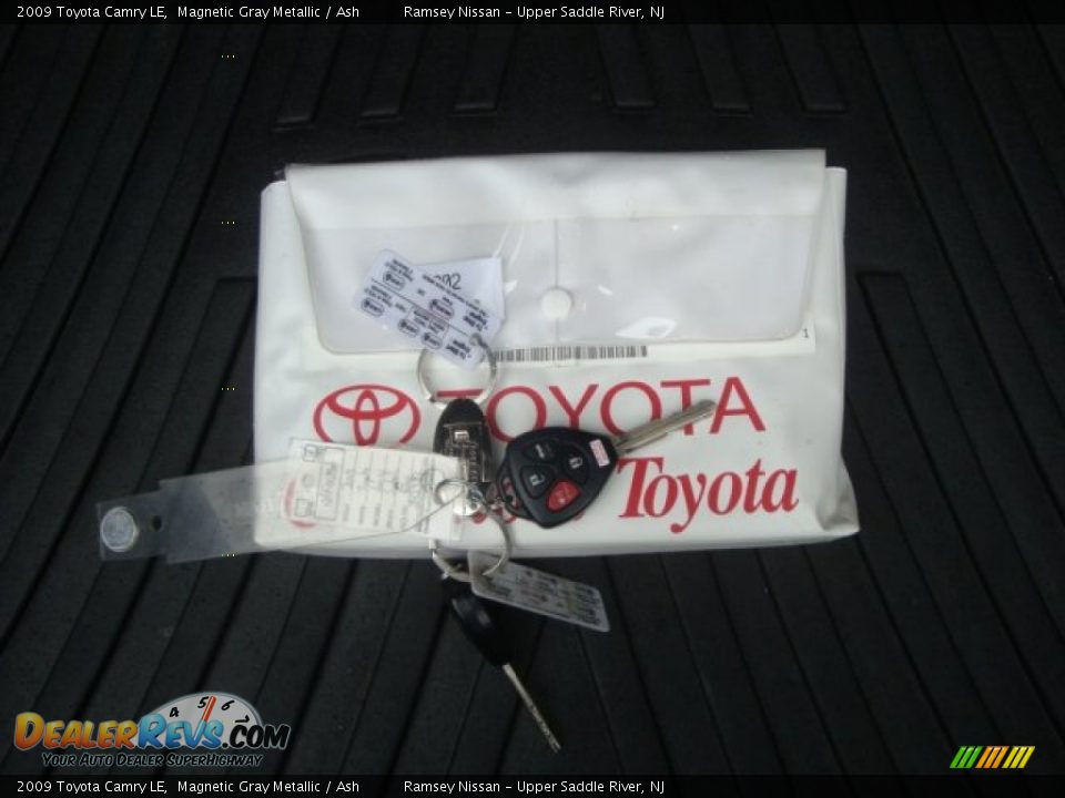 2009 Toyota Camry LE Magnetic Gray Metallic / Ash Photo #23