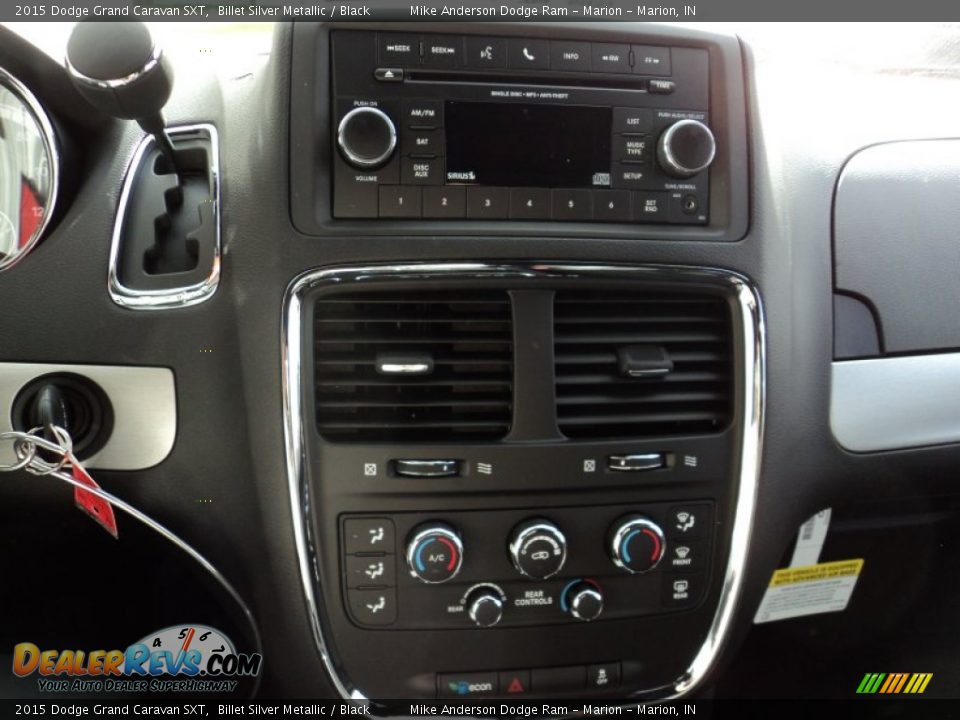 Controls of 2015 Dodge Grand Caravan SXT Photo #6