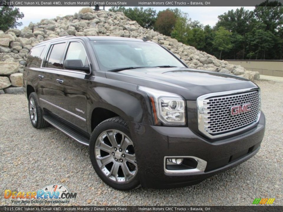 Front 3/4 View of 2015 GMC Yukon XL Denali 4WD Photo #1