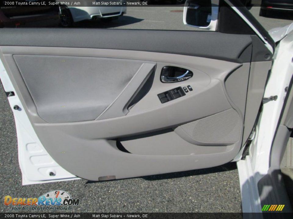 2008 Toyota Camry LE Super White / Ash Photo #12