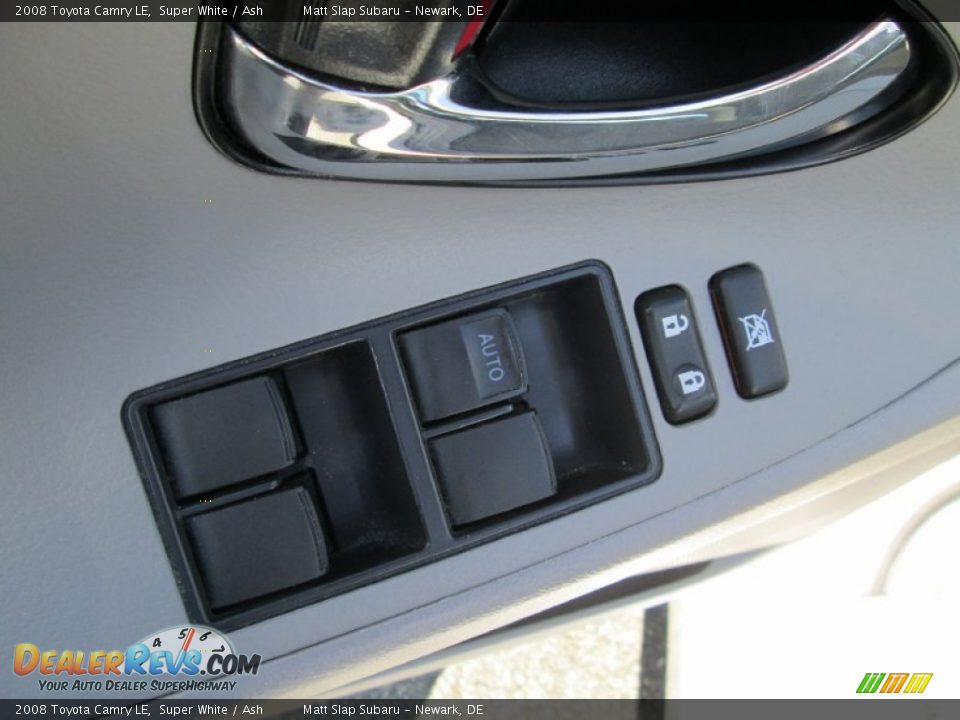 2008 Toyota Camry LE Super White / Ash Photo #13
