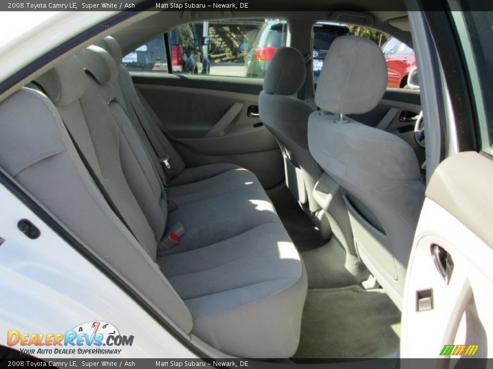 2008 Toyota Camry LE Super White / Ash Photo #18