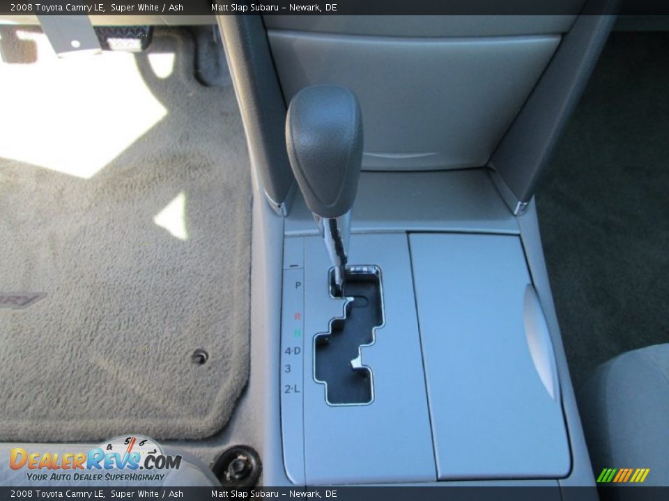 2008 Toyota Camry LE Super White / Ash Photo #25