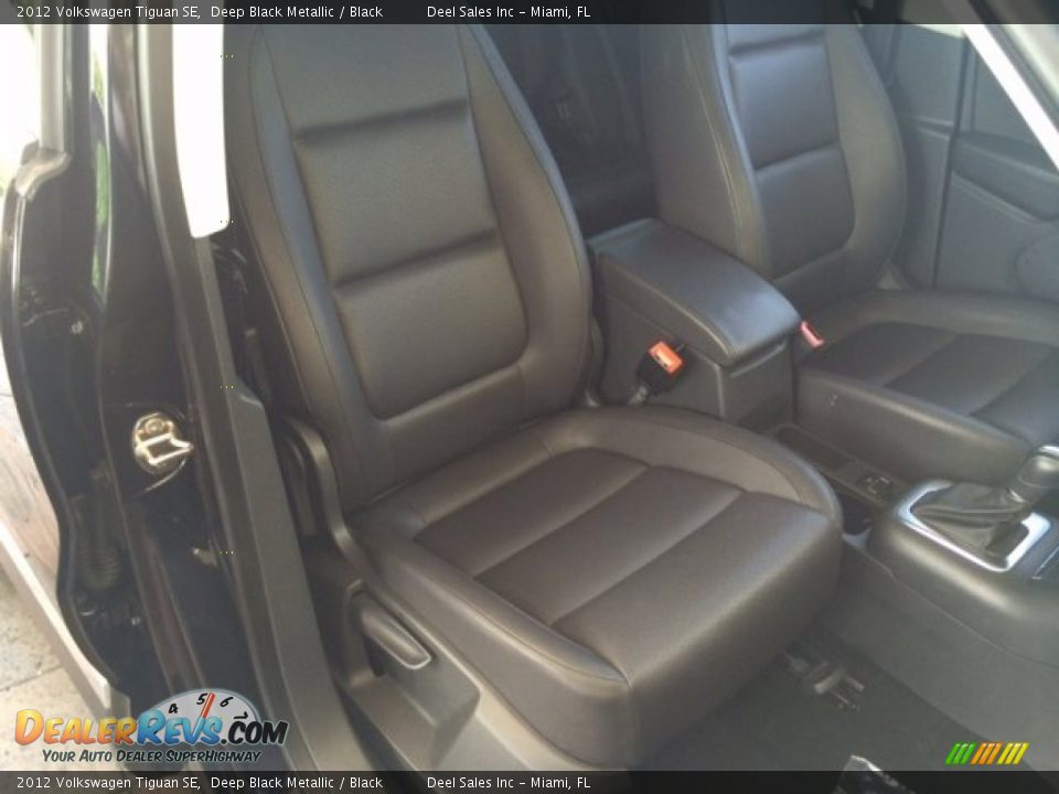 2012 Volkswagen Tiguan SE Deep Black Metallic / Black Photo #10
