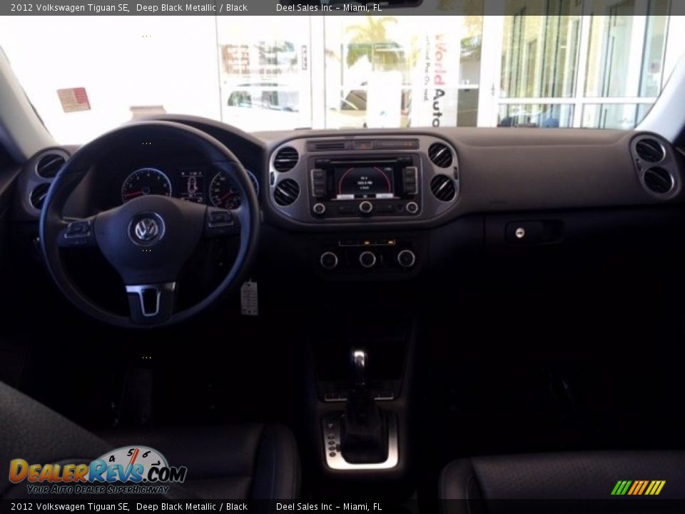 2012 Volkswagen Tiguan SE Deep Black Metallic / Black Photo #12