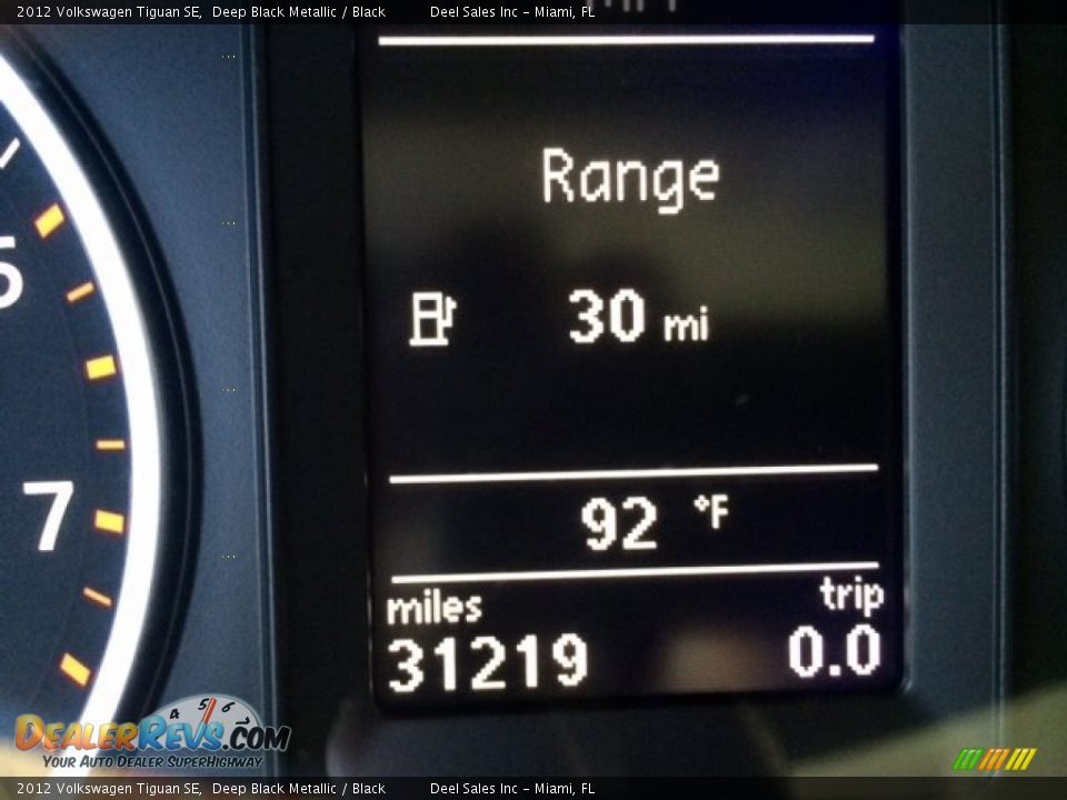 2012 Volkswagen Tiguan SE Deep Black Metallic / Black Photo #16