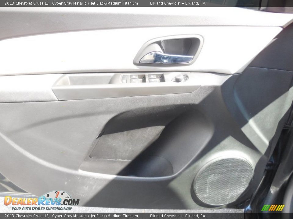 2013 Chevrolet Cruze LS Cyber Gray Metallic / Jet Black/Medium Titanium Photo #10
