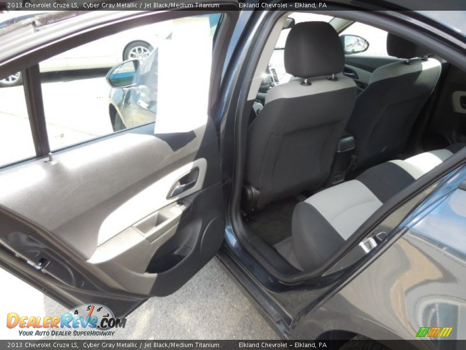 2013 Chevrolet Cruze LS Cyber Gray Metallic / Jet Black/Medium Titanium Photo #34