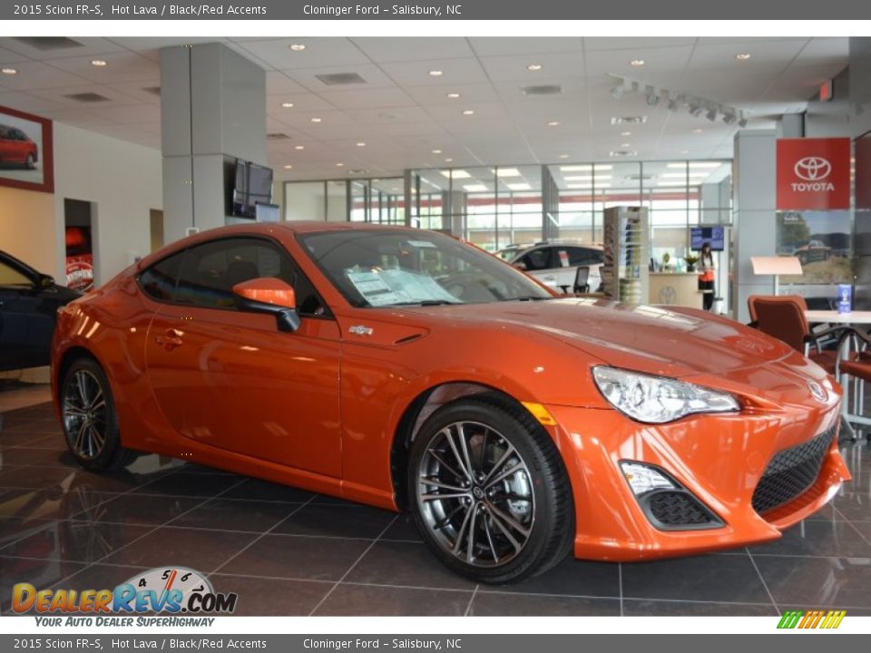 Front 3/4 View of 2015 Scion FR-S  Photo #1