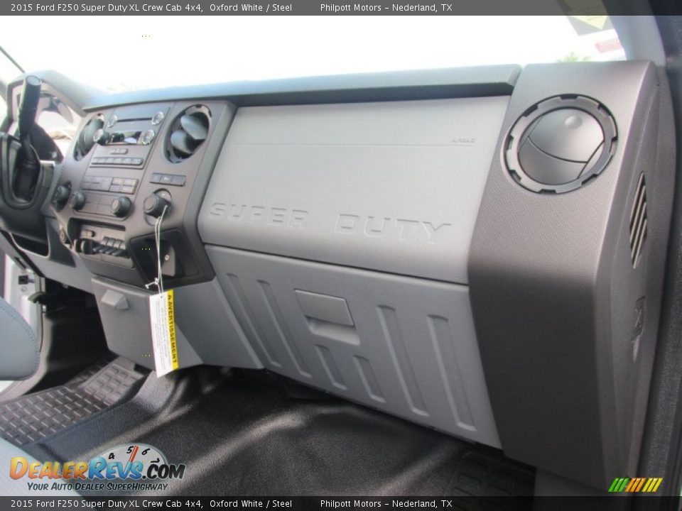 2015 Ford F250 Super Duty XL Crew Cab 4x4 Oxford White / Steel Photo #17