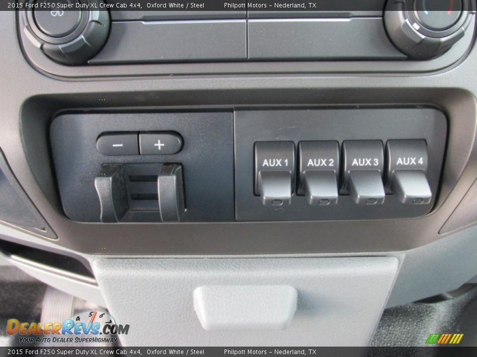 2015 Ford F250 Super Duty XL Crew Cab 4x4 Oxford White / Steel Photo #29