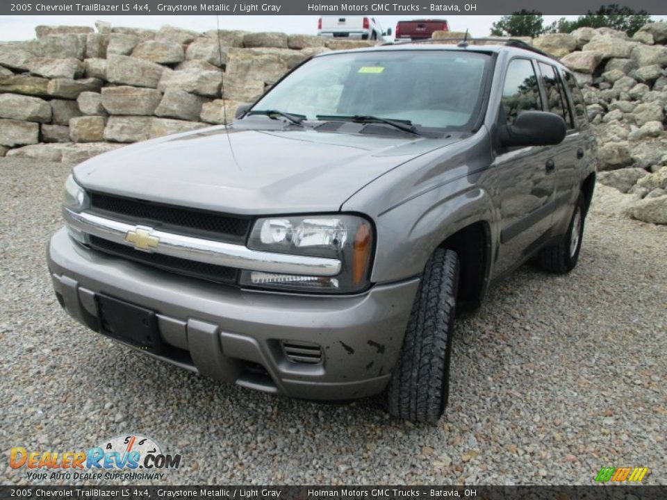 2005 Chevrolet TrailBlazer LS 4x4 Graystone Metallic / Light Gray Photo #2