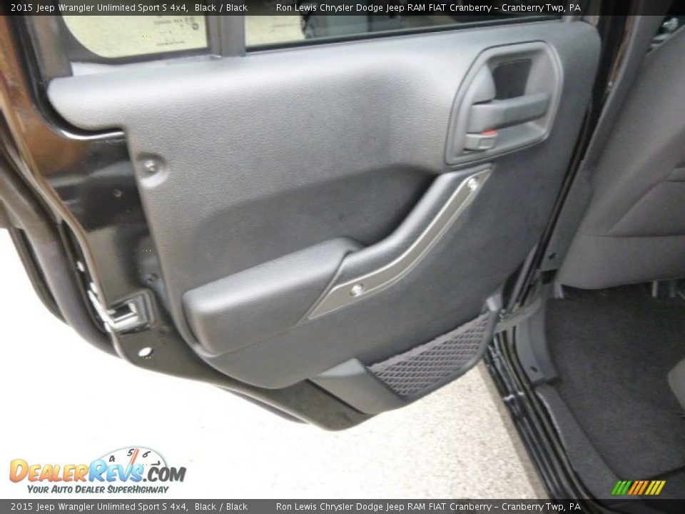 2015 Jeep Wrangler Unlimited Sport S 4x4 Black / Black Photo #14