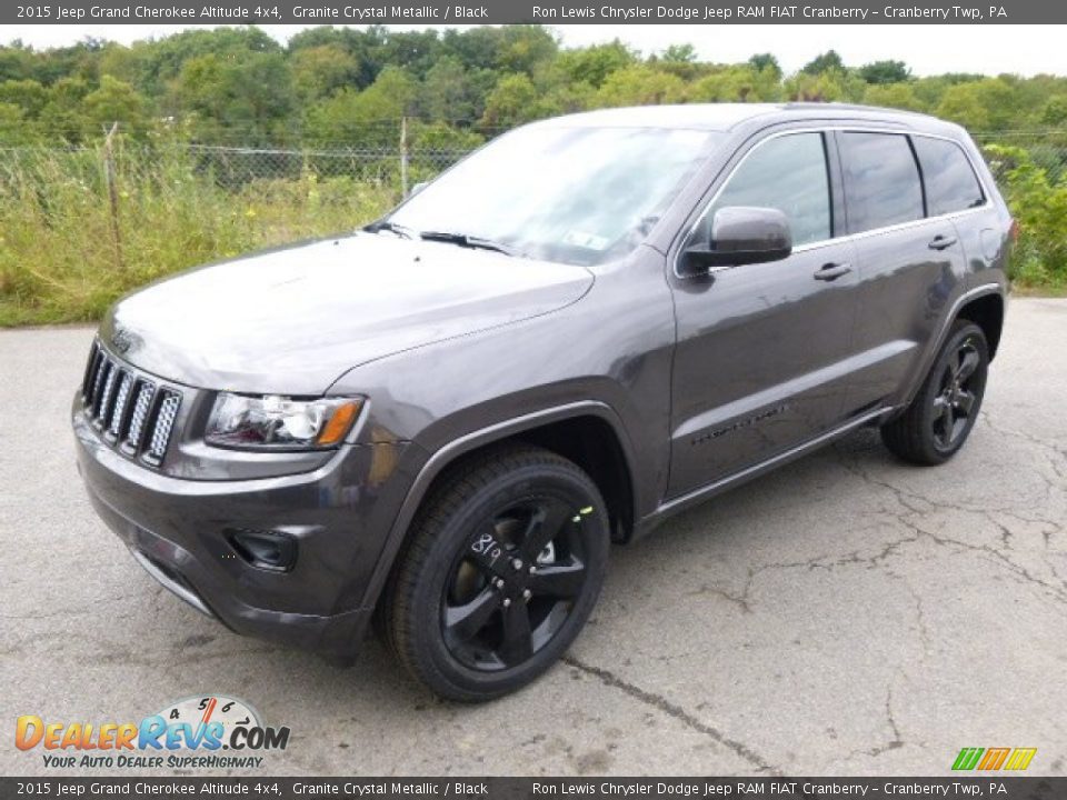 Front 3/4 View of 2015 Jeep Grand Cherokee Altitude 4x4 Photo #2