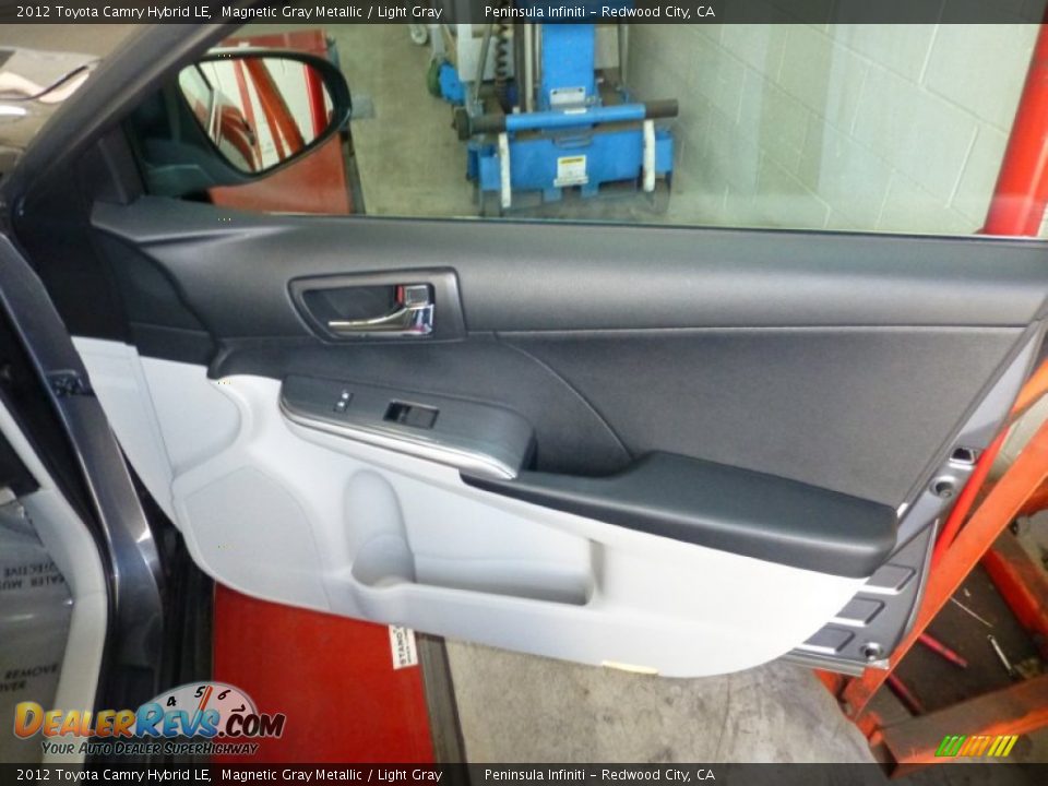 2012 Toyota Camry Hybrid LE Magnetic Gray Metallic / Light Gray Photo #24