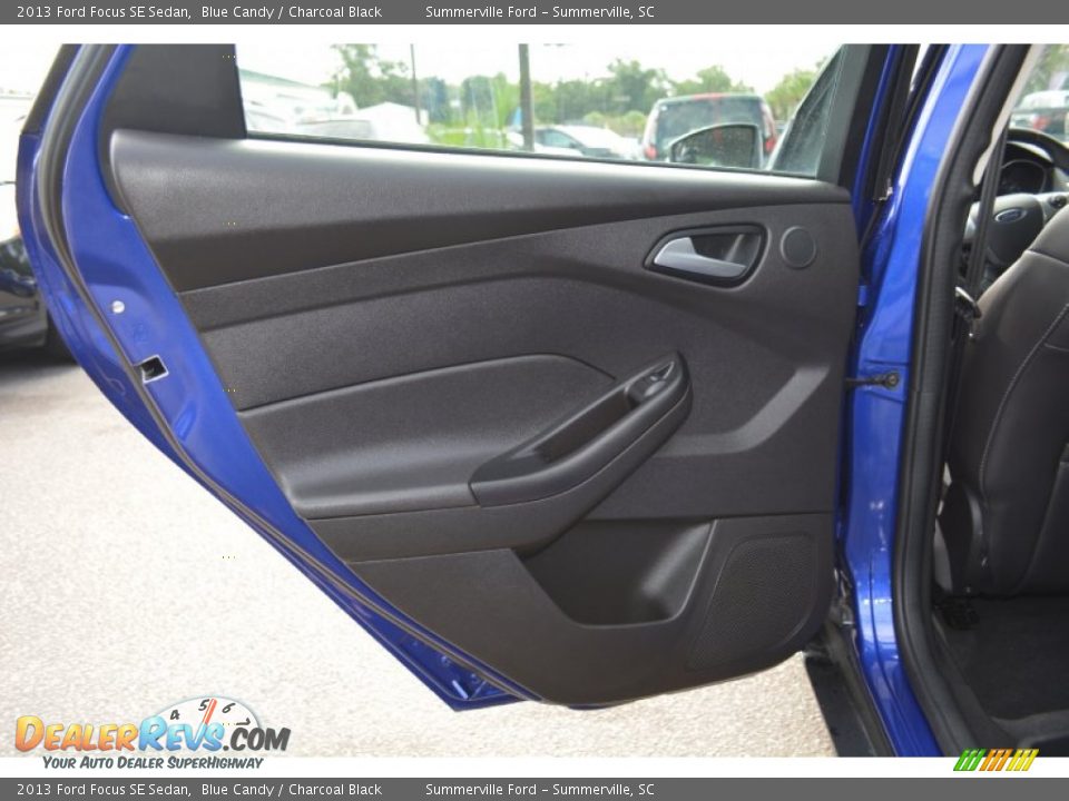 2013 Ford Focus SE Sedan Blue Candy / Charcoal Black Photo #10