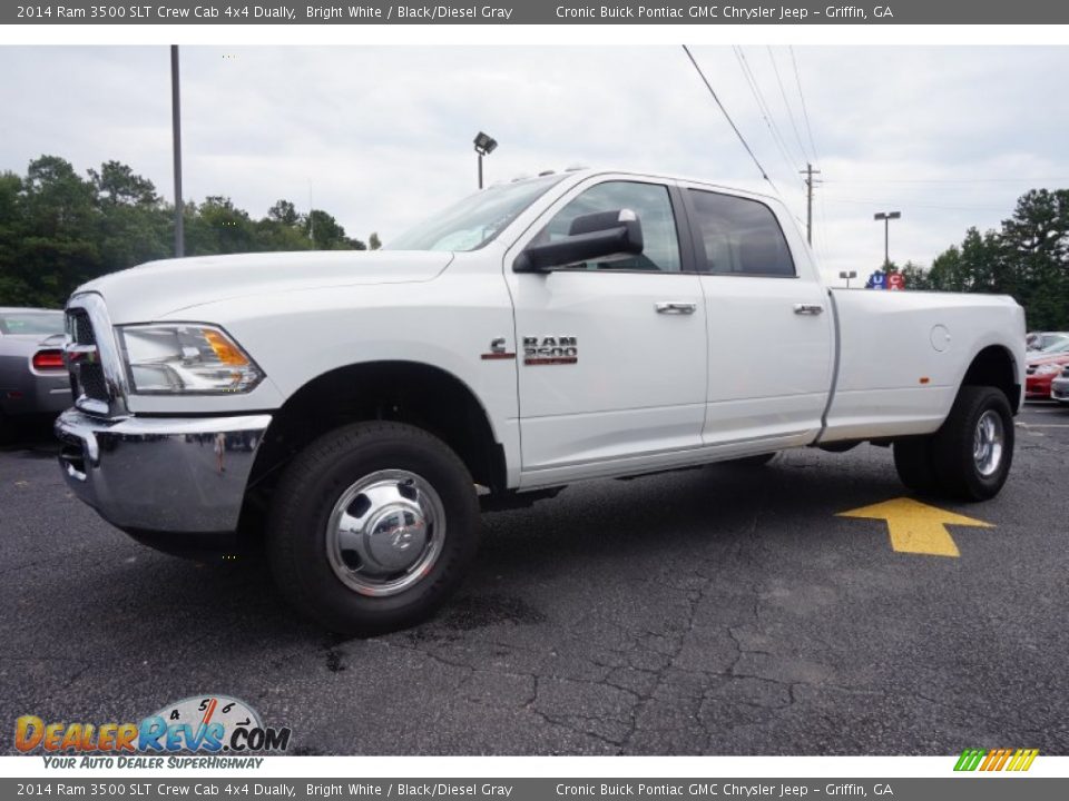 Front 3/4 View of 2014 Ram 3500 SLT Crew Cab 4x4 Dually Photo #3
