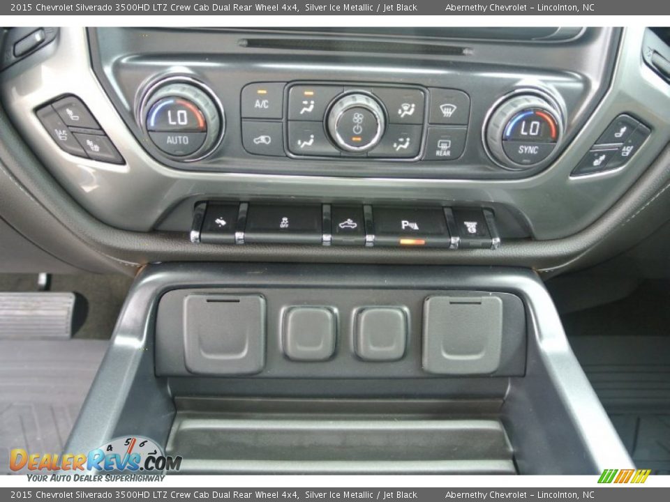 Controls of 2015 Chevrolet Silverado 3500HD LTZ Crew Cab Dual Rear Wheel 4x4 Photo #11