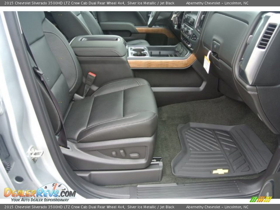 2015 Chevrolet Silverado 3500HD LTZ Crew Cab Dual Rear Wheel 4x4 Silver Ice Metallic / Jet Black Photo #18