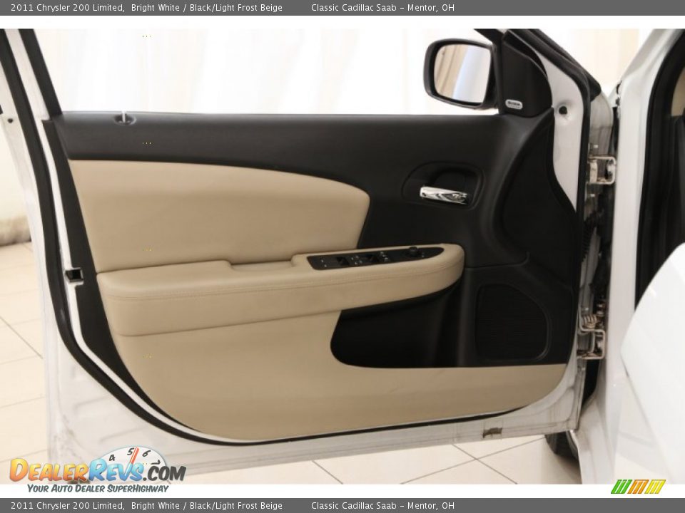 2011 Chrysler 200 Limited Bright White / Black/Light Frost Beige Photo #4