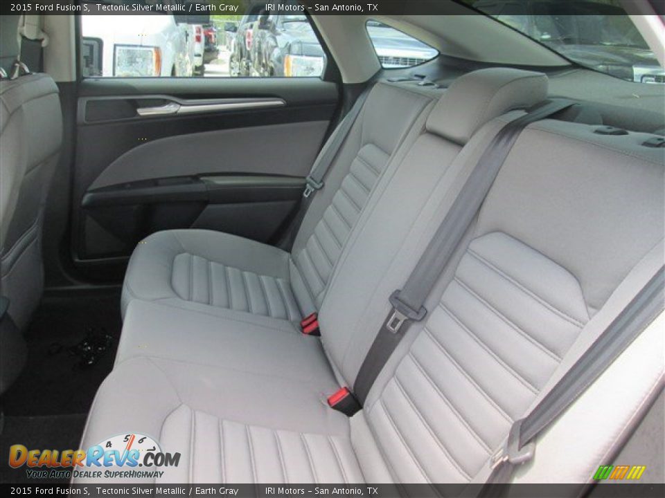 2015 Ford Fusion S Tectonic Silver Metallic / Earth Gray Photo #10