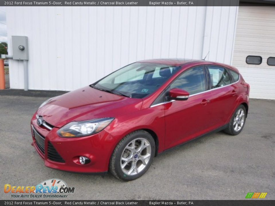 Front 3/4 View of 2012 Ford Focus Titanium 5-Door Photo #1