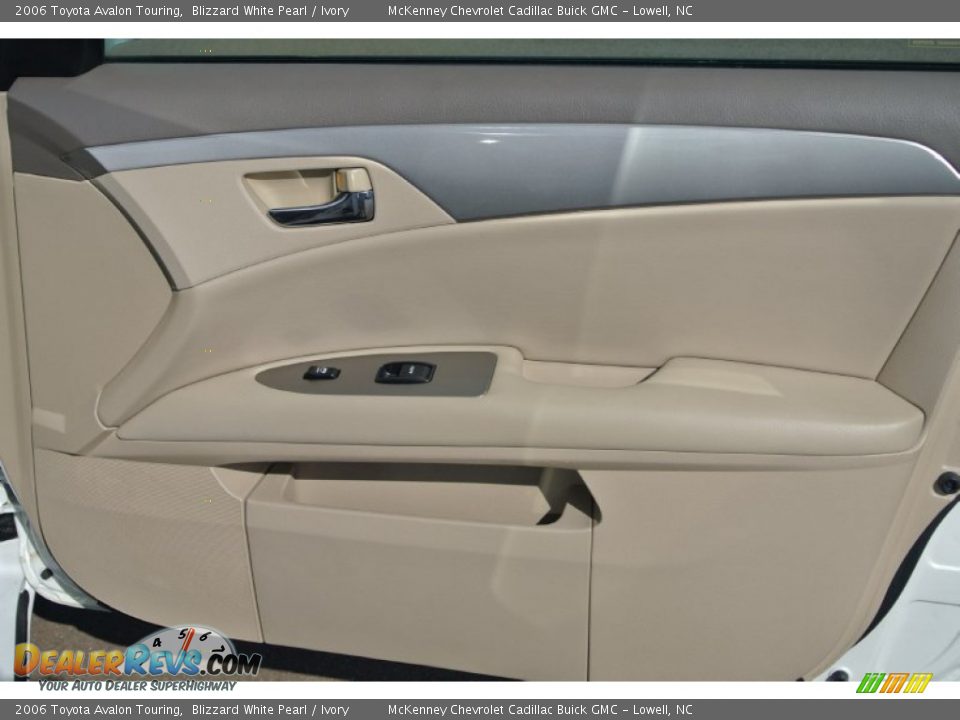 2006 Toyota Avalon Touring Blizzard White Pearl / Ivory Photo #22