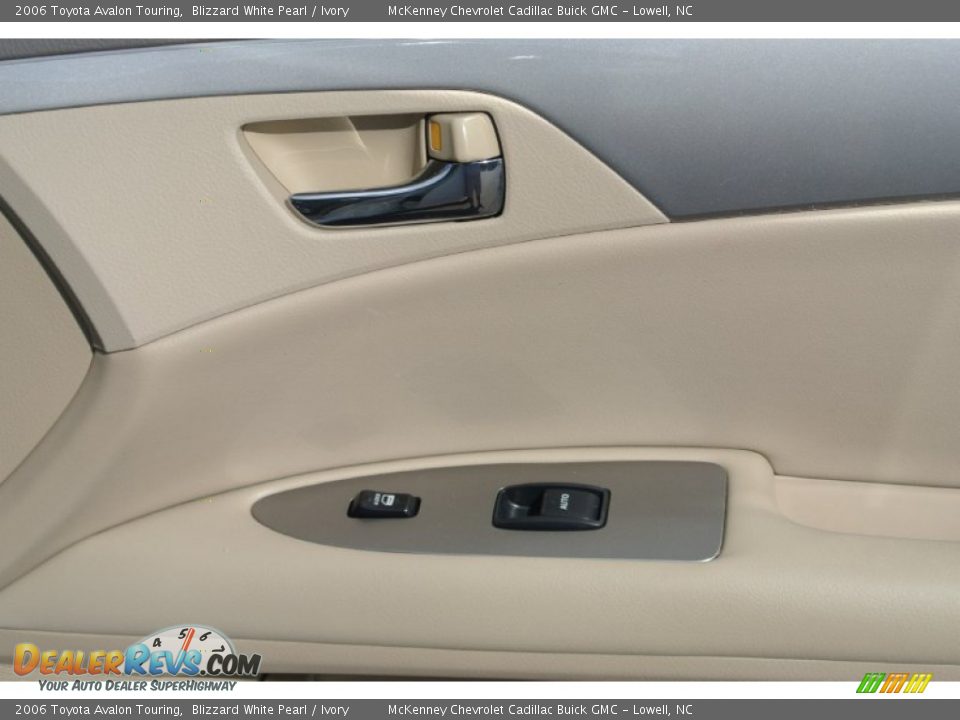 2006 Toyota Avalon Touring Blizzard White Pearl / Ivory Photo #23