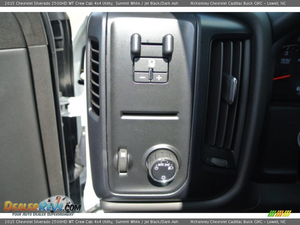 Controls of 2015 Chevrolet Silverado 2500HD WT Crew Cab 4x4 Utility Photo #10