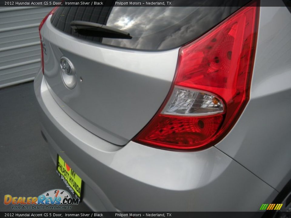2012 Hyundai Accent GS 5 Door Ironman Silver / Black Photo #12
