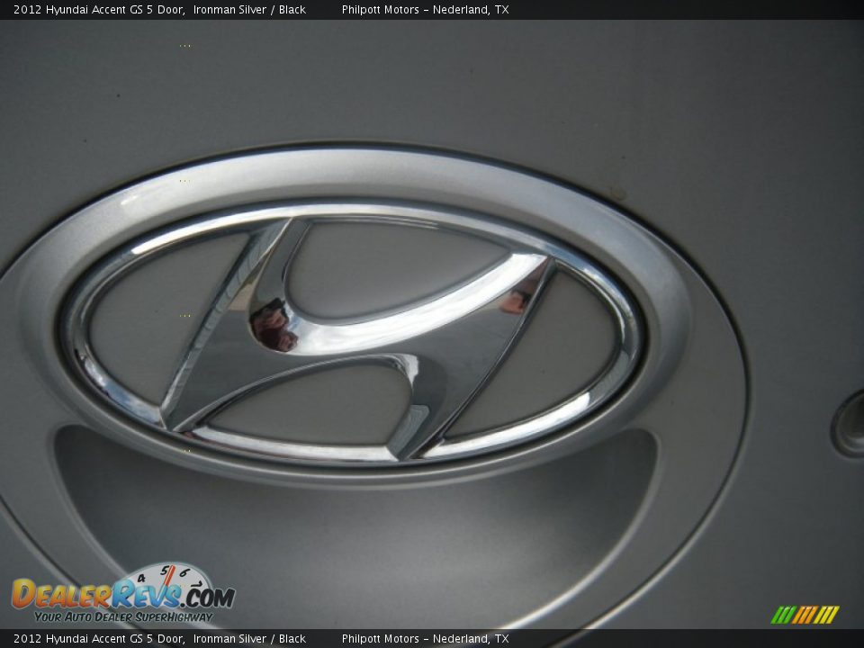 2012 Hyundai Accent GS 5 Door Ironman Silver / Black Photo #13